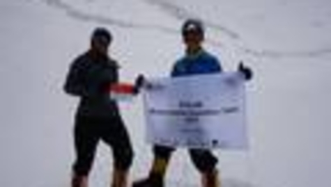 Thumbnail for entry NTU - NIE Everest Team Singapore at Lhotse face - 9